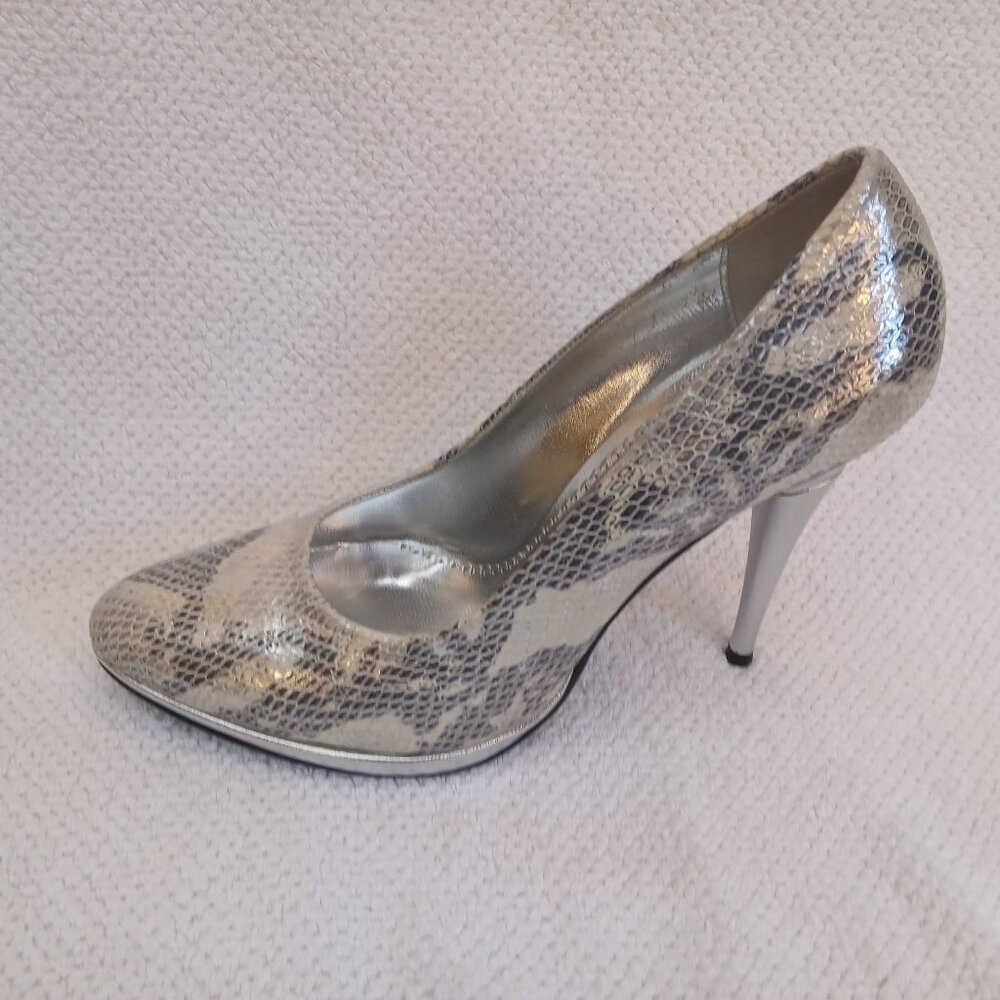 Beautiful snakeskin leather heels.